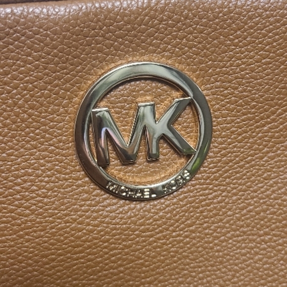 Michael Kors Brown Leather Crossbody Bag - Picture 4 of 9